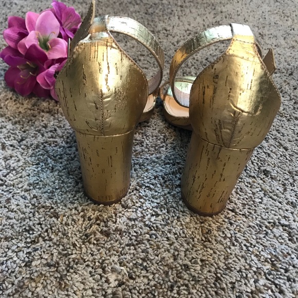 Liliana Gold Heels ✨ - Picture 4 of 5